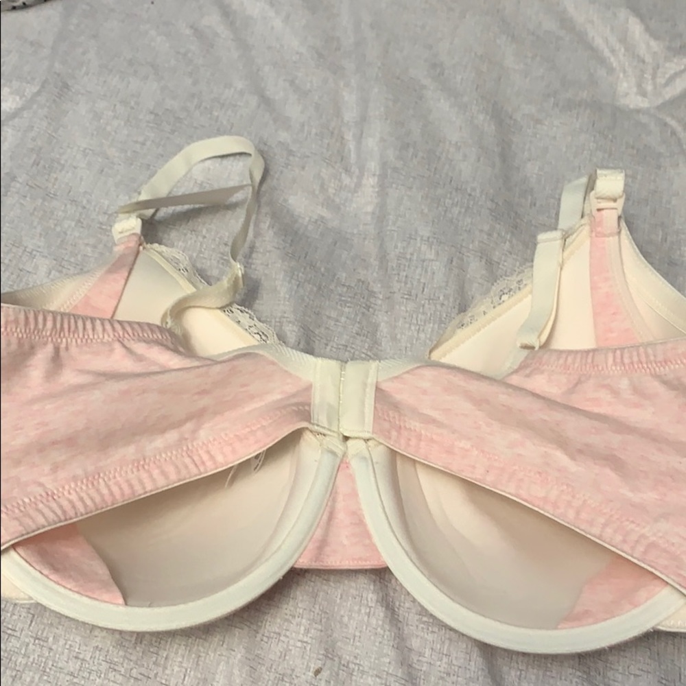 Pink bra - Picture 2 of 2